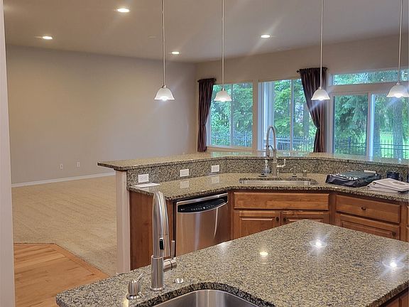 4th image of 4735 Orcas Court NE