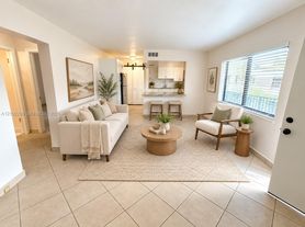 3242 Mary St, Miami, FL