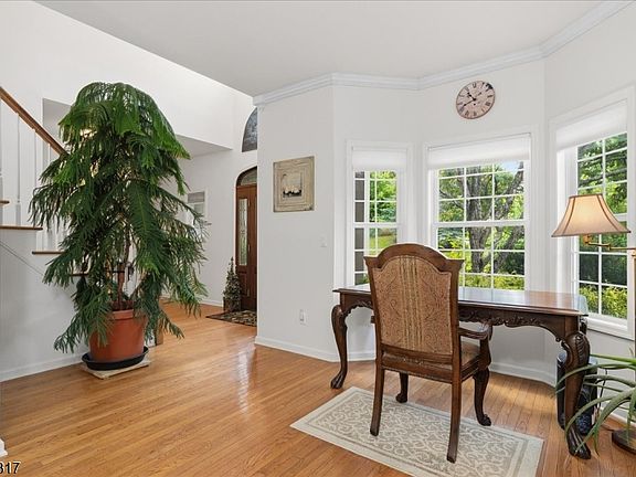5th image of 22 Bracken Hill Rd
