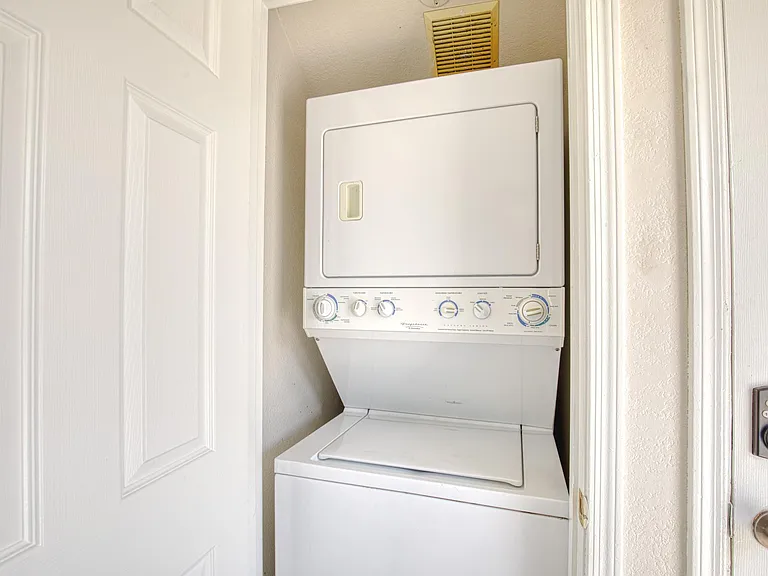 1833 E Water St #2 — Photo 31