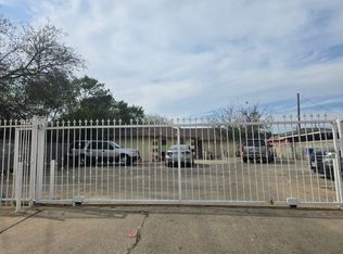 2016 S India Ave, Laredo, TX 78046