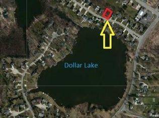 1444 Eden Gardens Dr, Fenton, MI