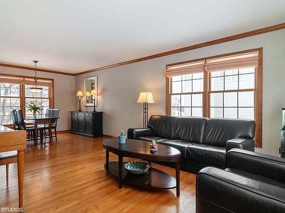 3rd image of 1202 Bradford Cir