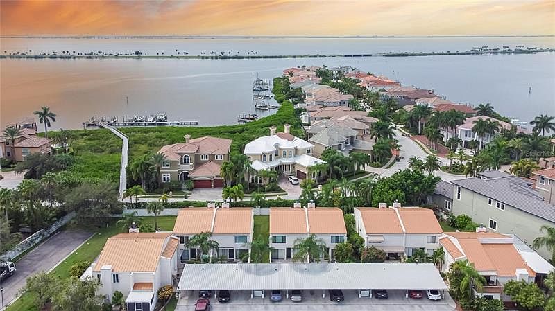 1st image of 8710 Cove Ct
