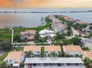 8710 Cove Ct, Tampa, FL 33615