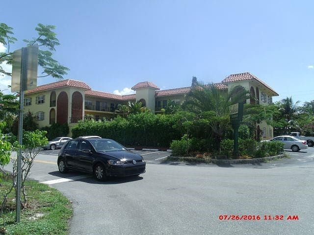 2nd image of 1100 NE 9th Avenue #207