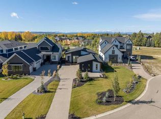 133 E Glyde Park, Rocky View County, AB T3Z0A1