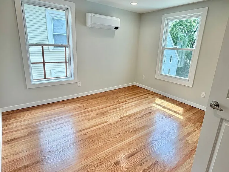 18 Cedar St — Photo 21