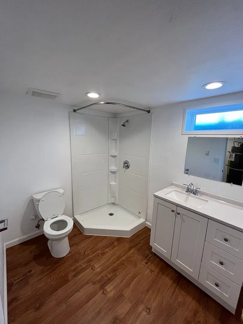 557-559 E Broad Ave Owner Selling — Photo 2