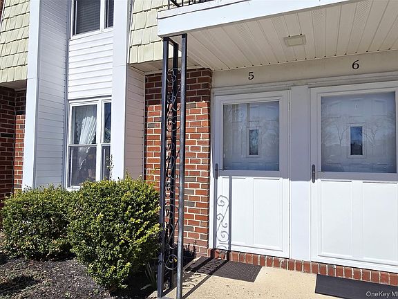 2nd image of 51 Rocky Point Yaphank Rd #5
