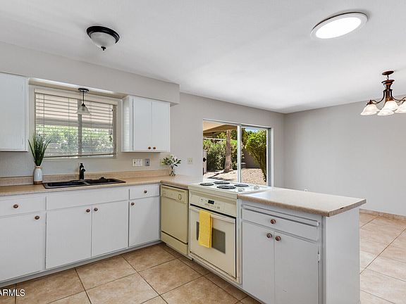 5th image of 6940 E Exmoor Dr
