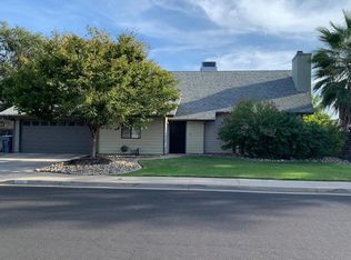 2312 Stuart Ave, Clovis, CA 93611