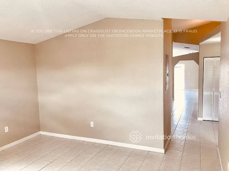 9775 NW 126th Ter — Photo 5