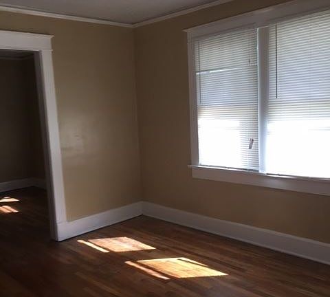 3rd image of 3476 Lamphier Ave