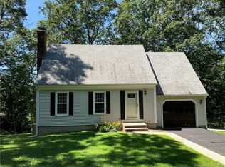 427 Shore Rd, Old Lyme, CT 06371