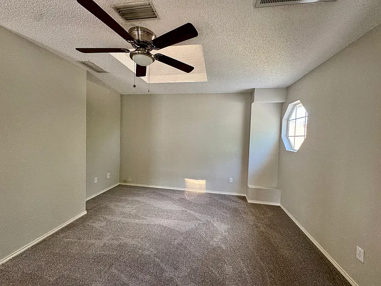 509 Raintree Cir — Photo 6