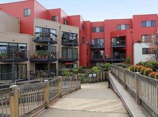920 NW Naito Pkwy APT J17, Portland, OR