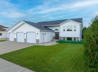 1304 35th Ave SW, Minot, ND 58701