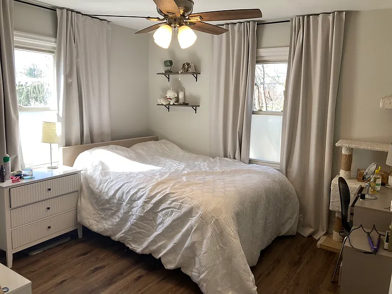 247 W Franklin Ave — Photo 9