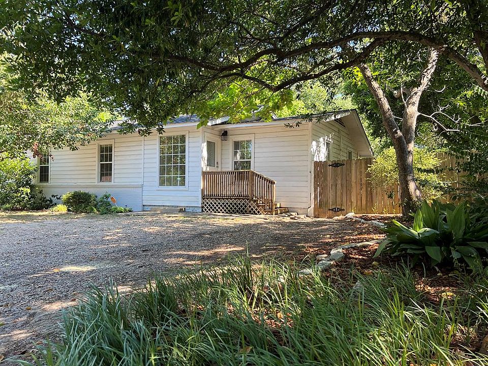1st image of 501 Pine Oak Ave