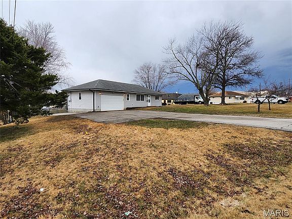 3rd image of 2700 Corliss Dr