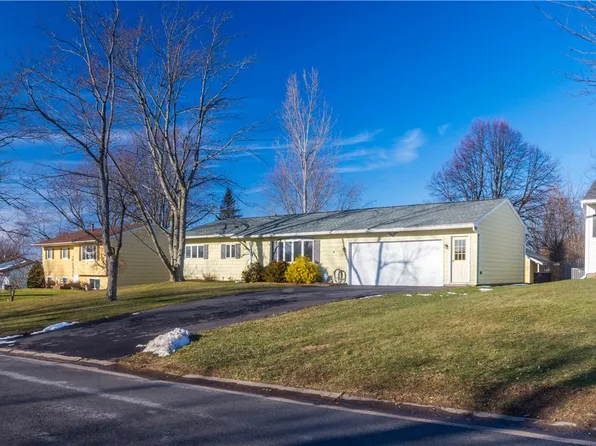 60 Stoddard Dr, Henrietta, NY 14467