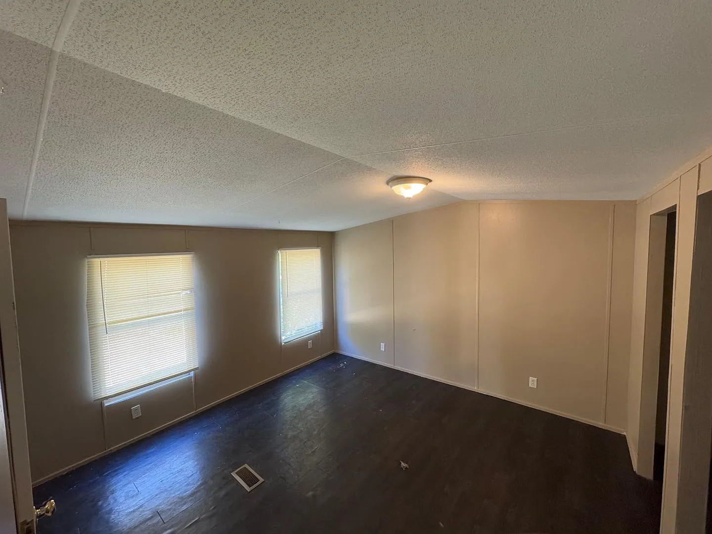 8315 Burleson Manor Rd — Photo 4