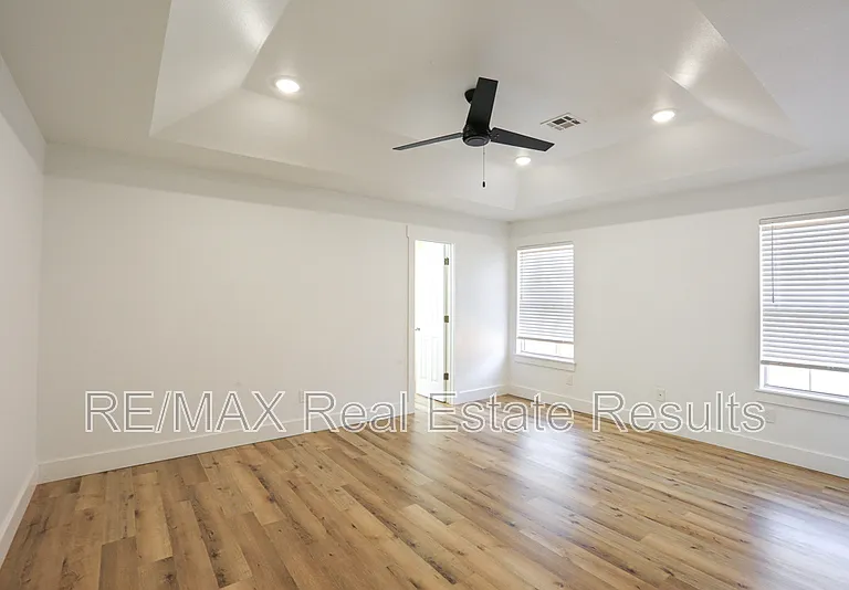 2901 SW 8th St — Photo 12