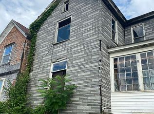 202 Indiana Ave, Chester, WV 26034