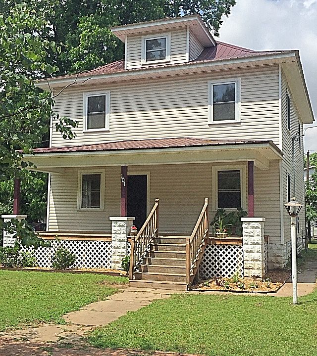 1st image of 101 S 1st St