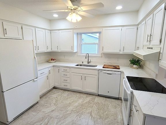 5th image of 1611 E Range Line Rd