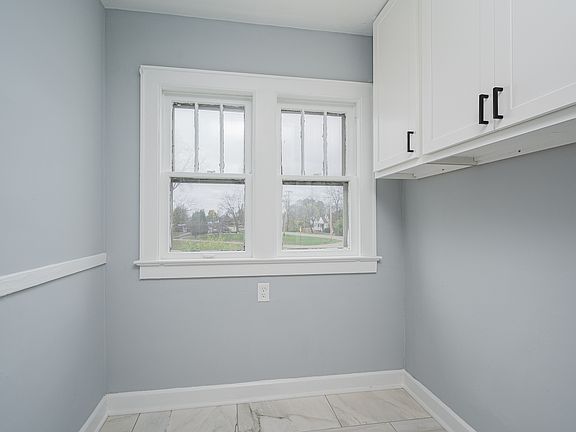 5th image of 2263 Leonard Ave #1