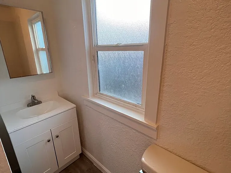 33 Washington St — Photo 13