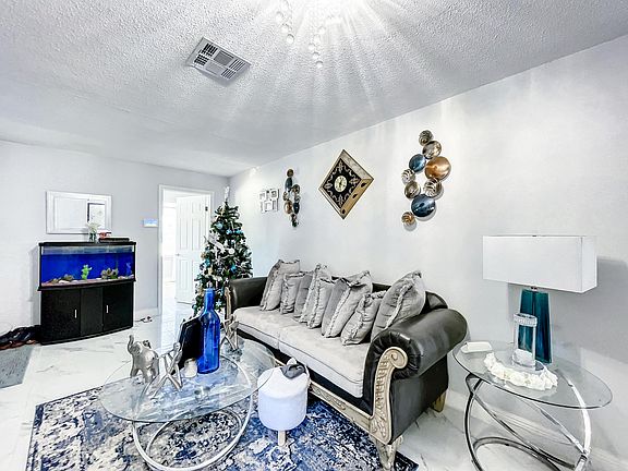 5th image of 613 NW 9th Avenue