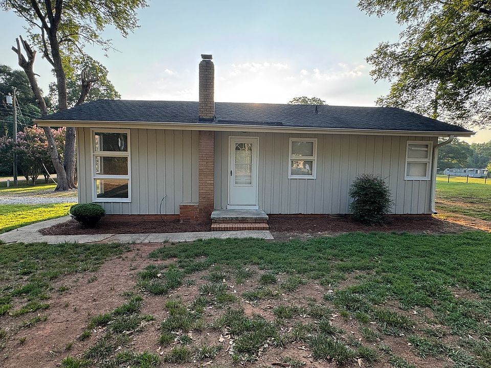 1st image of 124 Roxie Ln