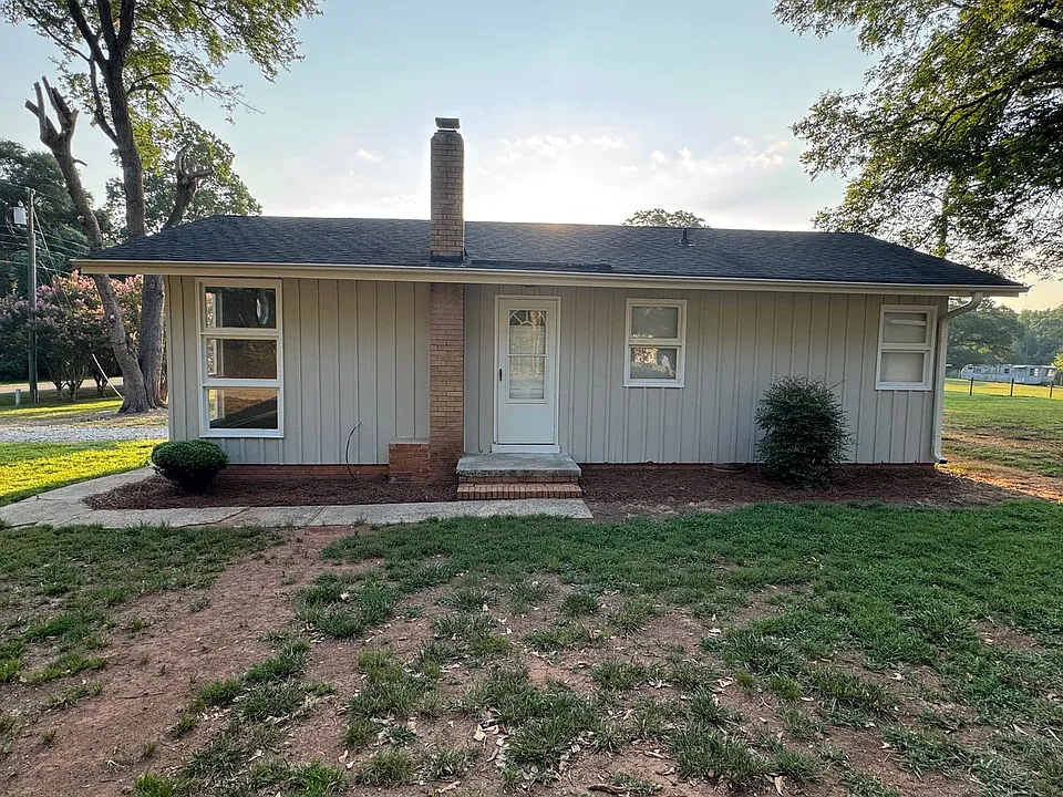 124 Roxie Ln