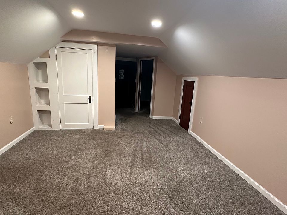1st image of 26 Franklin Ave #3