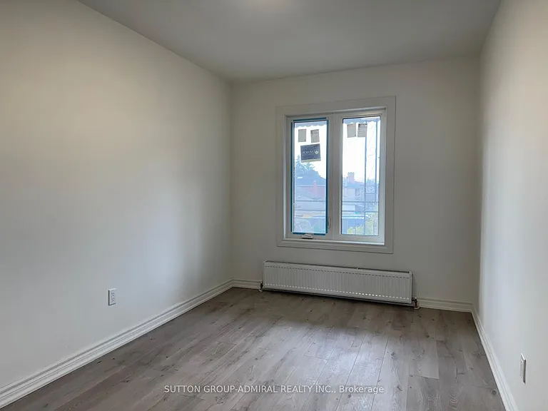 2986A Dufferin St — Photo 7