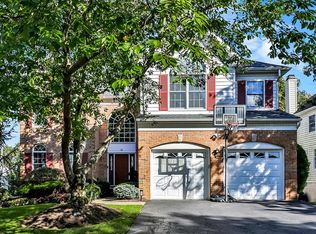 12 Sullivan Dr, Basking Ridge, NJ 07920