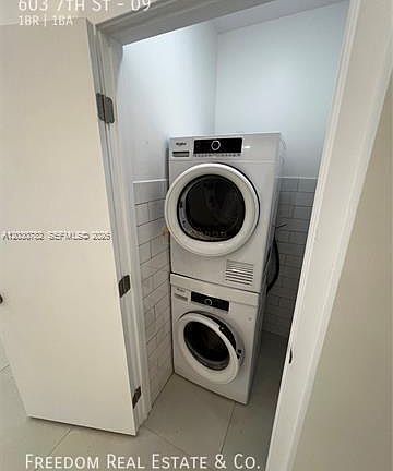 3rd image of 603 7th St #9