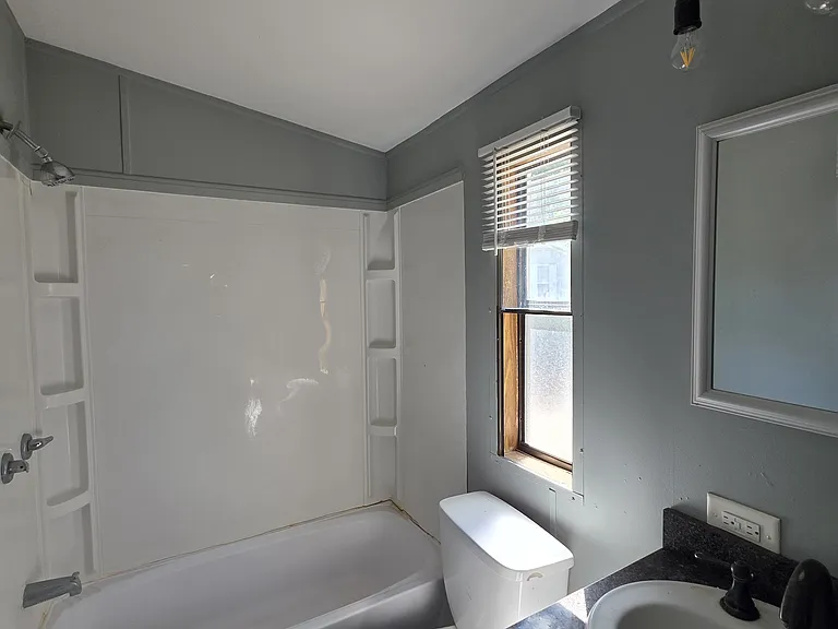 58 W Manor St #58B — Photo 15