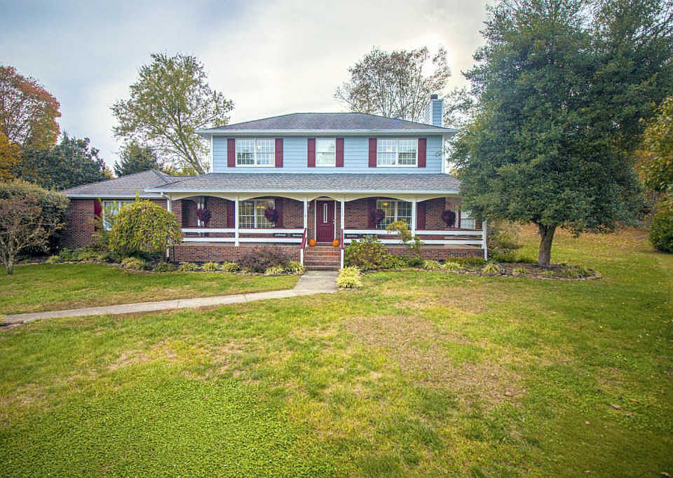 1st image of 104 Naples Ln