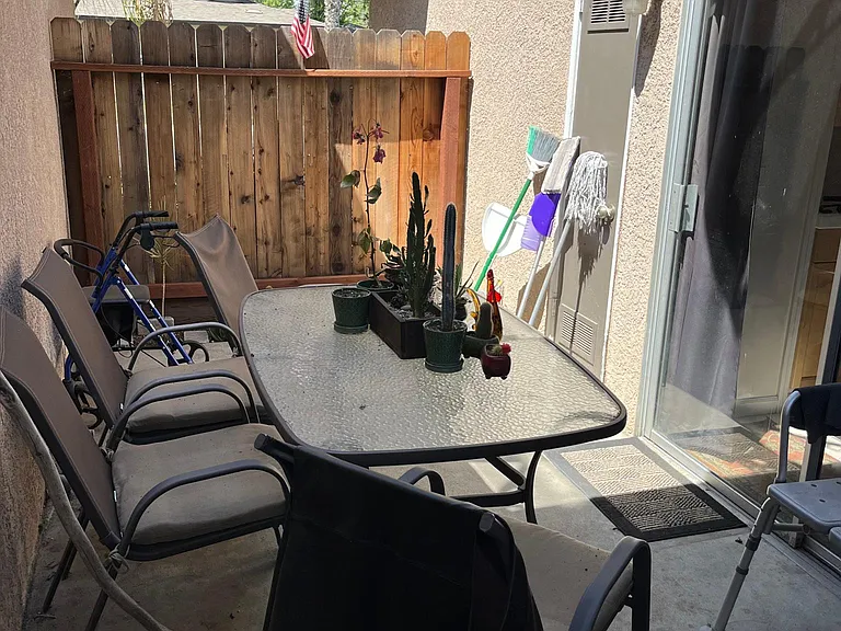 256 W Holland Ave #D — Photo 9