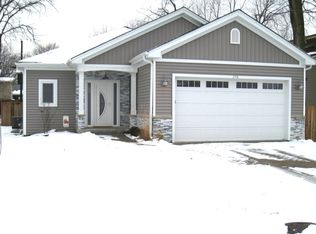 170 Pine Ln, Wood Dale, IL 60191