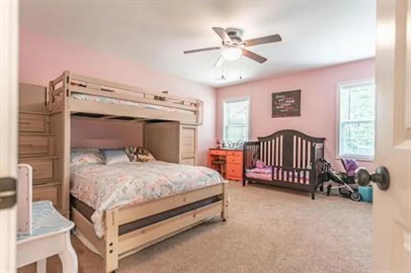 5 bed, 3.0 bath, 2764 sqft, $2,775 — Photo 3