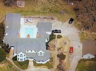 1099 Sandy Creek Rd, Fayetteville, GA 30214