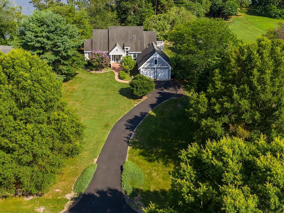 1st image of 131 Riverview Dr