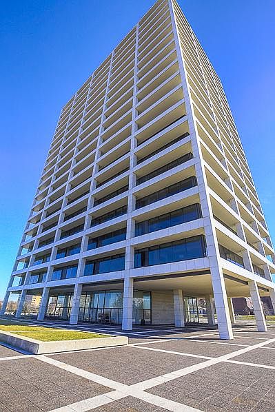 1st image of 700 W 31st St Suite 406