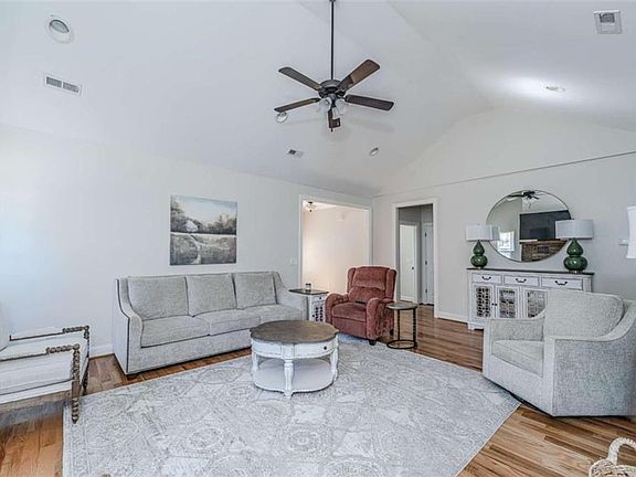 5th image of 25 Greer Dr NE