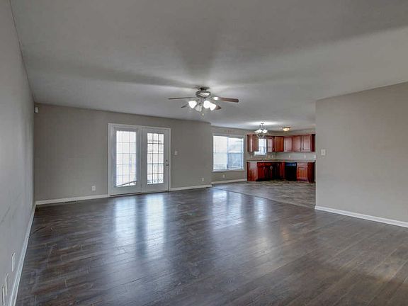 3rd image of 1557 Apache Way